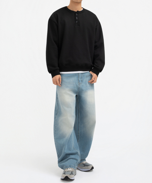 UNDEROFF(アンダーオフ)の「オーバーサイズヘンリーネックスウェットブラック(スウェット・メンズ・ブラック・MEDIUM/LARGE/X-LARGE)」の9枚目の写真