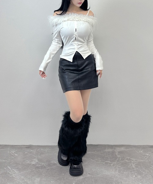 FOLLOWIN(フォロウィン)の「【前後2WAY】フェザーコルセットロングスリーブ(Tシャツ/カットソー・レディース・ブラック/ホワイト・FREE)」の3枚目の写真