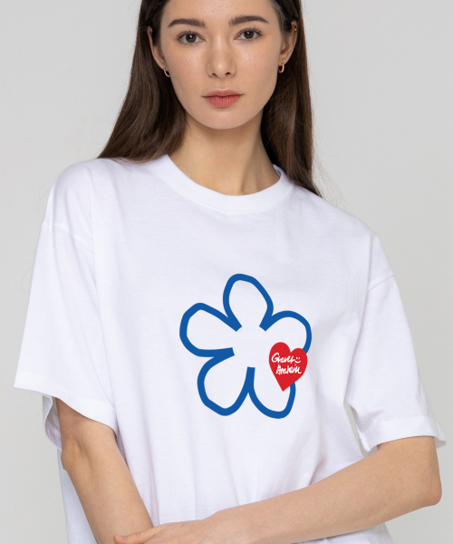 GRAVER（グレーバー）の「[ユニセックス]ラインフラワーハートロゴ半袖Tシャツ_ホワイト（Tシャツ/カットソー・レディース・ホワイト・X-LARGE/SMALL/MEDIUM/LARGE）」の2枚目の写真