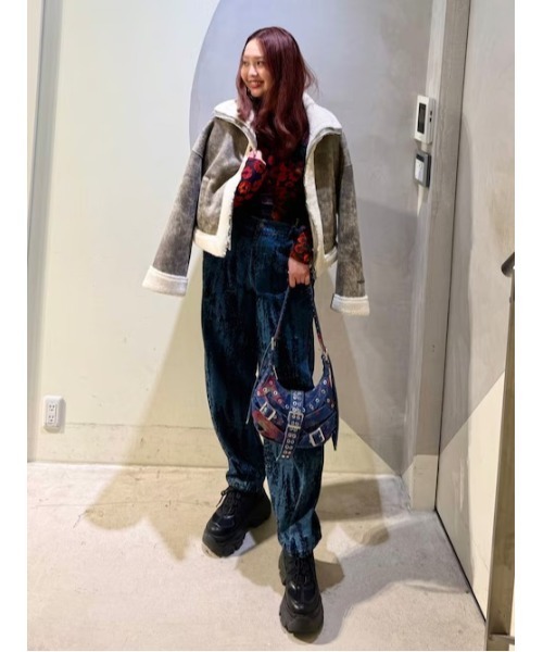 Desigual(デシグアル)の「ジャカードテクスチャーバルーンデニムパンツ(デニムパンツ・レディース・ブルー・36/38/40/42/34/44)」の4枚目の写真