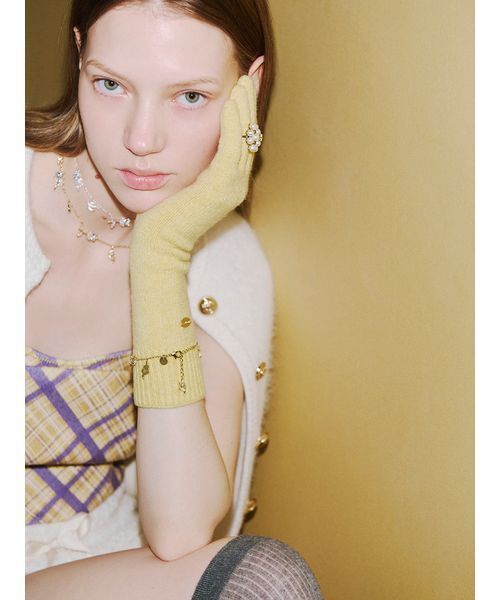 LILY BROWN（リリーブラウン）の「ロングニットグローブ（手袋・レディース・グレー/イエロー/ピンク・F）」の5枚目の写真