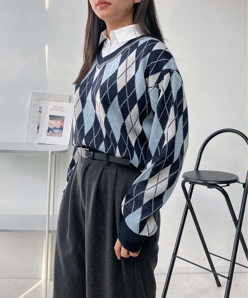 AS KNOW AS plus（アズノゥアズプラス）の「♪シャツドッキング Vネック アーガイル柄ニットプルオーバー（ニット/セーター・レディース・ブラウン系/レッド系/ネイビー系・FREE）」の17枚目の写真