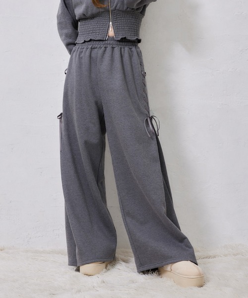 one after another NICE CLAUP（ワンアフターアナザーナイスクラップ）の「セットアップ対応可/レースアップカットパンツ（スウェットパンツ・レディース・サックスブルー/チャコールグレー/アイボリー系/ピンク系・SMALL/MEDIUM）」の2枚目の写真