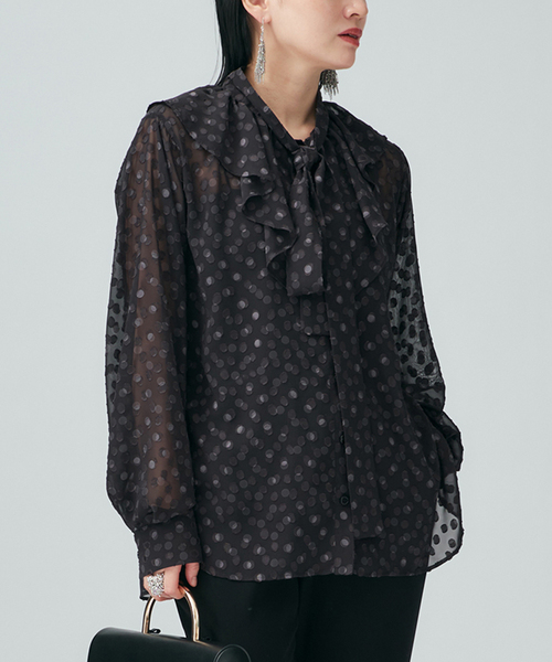 一部店舗限定》ドットジャガードプリントフリルブラウス（シャツ