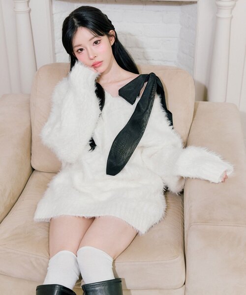 OLIVE des OLIVE（オリーブデオリーブ）の「フワフワケーブルニットワンピ（ワンピース・レディース・ブラック/サックスブルー/オフホワイト/グレー・FREE）」の5枚目の写真