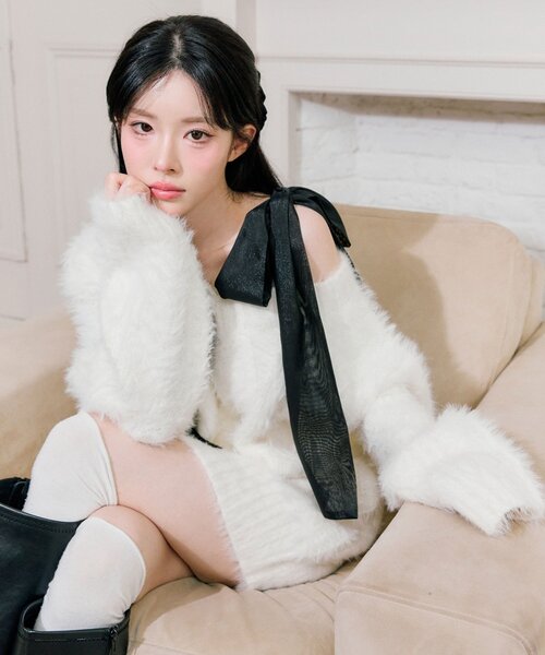 OLIVE des OLIVE（オリーブデオリーブ）の「フワフワケーブルニットワンピ（ワンピース・レディース・ブラック/サックスブルー/オフホワイト/グレー・FREE）」の6枚目の写真