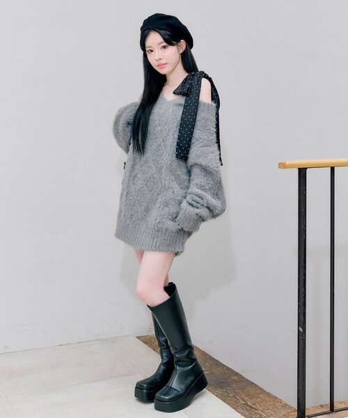 OLIVE des OLIVE（オリーブデオリーブ）の「フワフワケーブルニットワンピ（ワンピース・レディース・ブラック/サックスブルー/オフホワイト/グレー・FREE）」の21枚目の写真