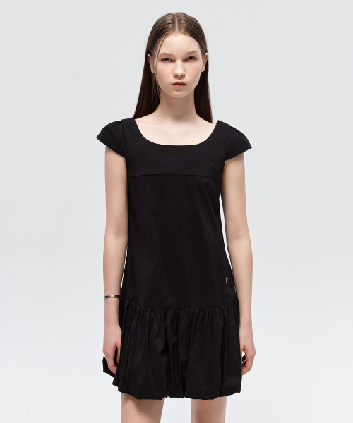 CITYBREEZE(シティブリーズ)の「スクエアネックバルーンミニワンピース_BLACK(ワンピース・レディース・ブラック・SMALL/MEDIUM)」の2枚目の写真