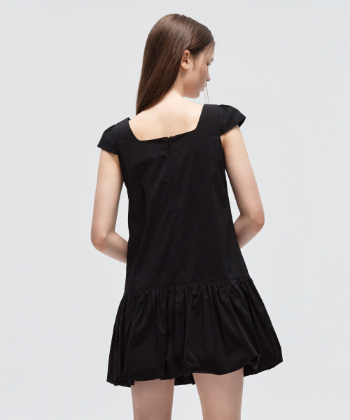 CITYBREEZE(シティブリーズ)の「スクエアネックバルーンミニワンピース_BLACK(ワンピース・レディース・ブラック・SMALL/MEDIUM)」の4枚目の写真