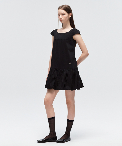 CITYBREEZE(シティブリーズ)の「スクエアネックバルーンミニワンピース_BLACK(ワンピース・レディース・ブラック・SMALL/MEDIUM)」の5枚目の写真