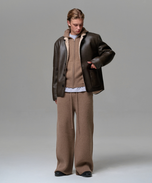 ERA(エラ)の「MEN CASHMERE BLEND RELAXED KNIT SWEATPANTS - NEUTRAL BROWN(スウェットパンツ・メンズ・ブラウン・OS)」の6枚目の写真