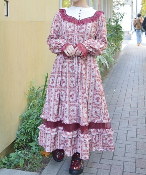 axes femme(アクシーズファム)の「ローズ・ステンドグラスワンピース(ワンピース・レディース・レッド/パープル/ブルー・MEDIUM)」の1枚目の写真