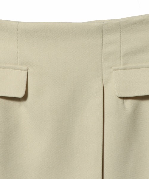 UNUS(ユナス)の「UNUS / Flap Pocket Mini Skirt(スカート・レディース・アイボリー/ブラック・36/38)」の4枚目の写真