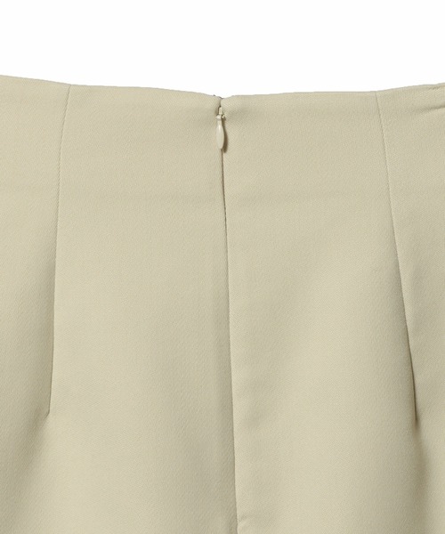 UNUS(ユナス)の「UNUS / Flap Pocket Mini Skirt(スカート・レディース・アイボリー/ブラック・36/38)」の7枚目の写真