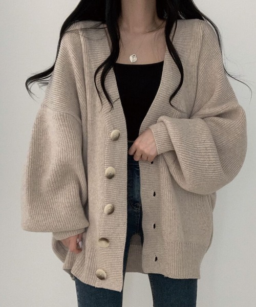ADDITION STORE（アディションストア）の「【ゆるっと可愛いモテカーデ】Vネック ビッグ カーデ / V-neck big cardigan / asknn（カーディガン/ボレロ・レディース・ベージュ/ブラウン/グレー・FREE）」の4枚目の写真