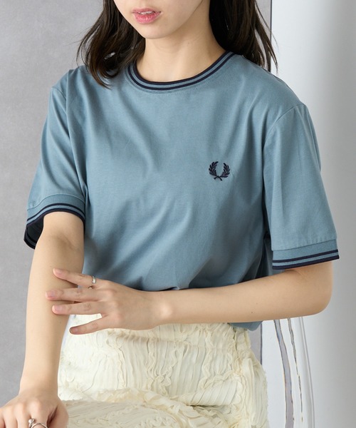 FRED PERRY(フレッドペリー)の「【FRED PERRY】TWIN TIPPED T-SHIRT M1588②(Tシャツ/カットソー・レディース・グレイッシュブルー/グリーン系その他2/ダークインディゴブルー/グリーン/オートミール/アイボリー系4/ネイビー系7・XL/L/S/M)」の6枚目の写真