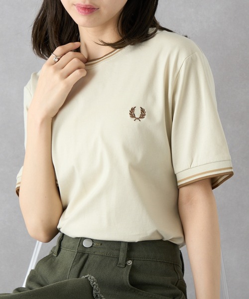 FRED PERRY(フレッドペリー)の「【FRED PERRY】TWIN TIPPED T-SHIRT M1588②(Tシャツ/カットソー・レディース・グレイッシュブルー/グリーン系その他2/ダークインディゴブルー/グリーン/オートミール/アイボリー系4/ネイビー系7・XL/L/S/M)」の13枚目の写真