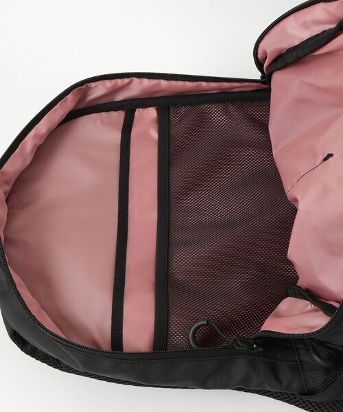 le coq sportif(ルコックスポルティフ)の「バックパック(容量:約23L)(バックパック/リュック・メンズ・ブラック・F)」の21枚目の写真