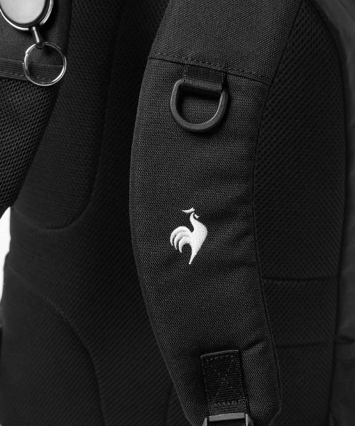 le coq sportif(ルコックスポルティフ)の「バックパック(容量:約23L)(バックパック/リュック・メンズ・ブラック・F)」の4枚目の写真
