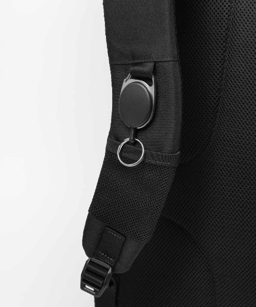 le coq sportif(ルコックスポルティフ)の「バックパック(容量:約23L)(バックパック/リュック・メンズ・ブラック・F)」の6枚目の写真