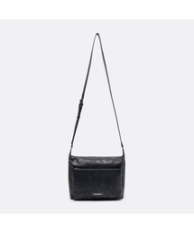 customellow（カスタムメロウ）の「Black Faux Leather Cross Bag CABAX25512BKX（メッセンジャーバッグ）」
