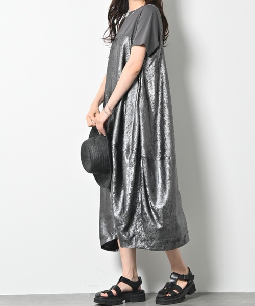 aunt lily(アントリリー)の「上品メタリック仕上げ タック切り替えデザイン バルーンワンピース ポケット コクーン(ワンピース・レディース・グレー/ブラック・S/L/LL/M)」の8枚目の写真