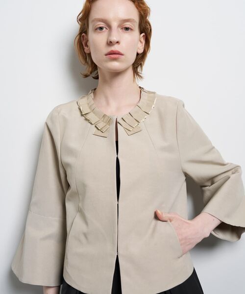 LANVIN en Bleu(ランバンオンブルー)の「グログランノーカラージャケット(テーラードジャケット・レディース・ブラック/ベージュ・38/36)」の1枚目の写真