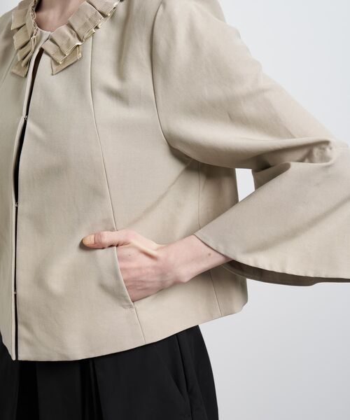 LANVIN en Bleu(ランバンオンブルー)の「グログランノーカラージャケット(テーラードジャケット・レディース・ブラック/ベージュ・38/36)」の10枚目の写真