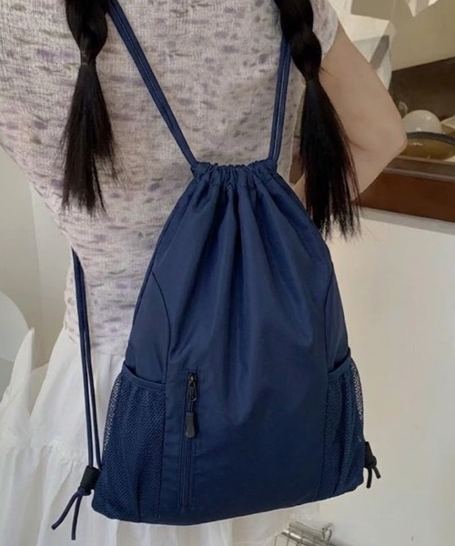 SHEPP(シープ)の「バンジーコード ゴープコア ナイロンバッグ ナップサック(バックパック/リュック・メンズ・レッド/グリーン/ネイビー/ブラック/グレー・F)」の4枚目の写真