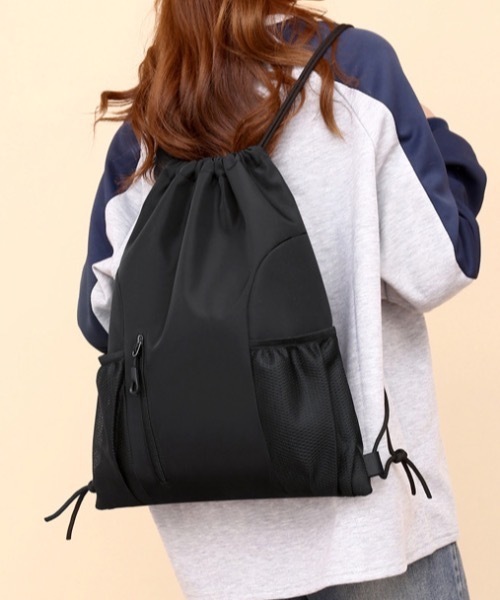 SHEPP(シープ)の「バンジーコード ゴープコア ナイロンバッグ ナップサック(バックパック/リュック・メンズ・レッド/グリーン/ネイビー/ブラック/グレー・F)」の7枚目の写真