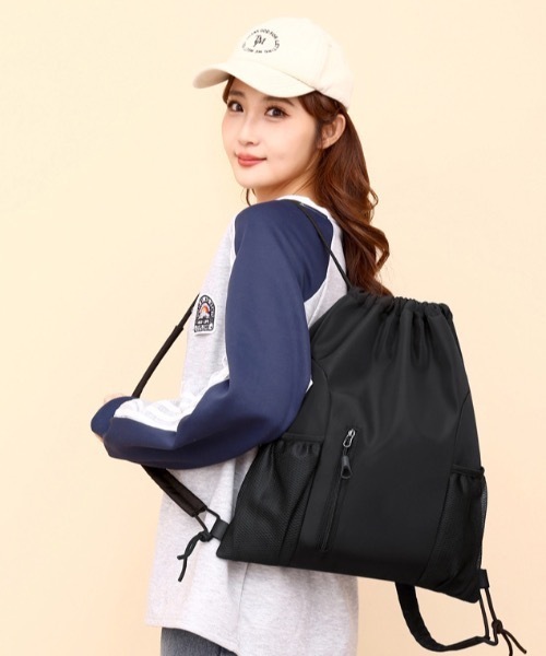 SHEPP(シープ)の「バンジーコード ゴープコア ナイロンバッグ ナップサック(バックパック/リュック・メンズ・レッド/グリーン/ネイビー/ブラック/グレー・F)」の6枚目の写真