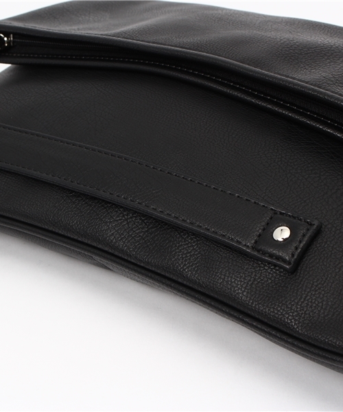 GLOBAL WORK（グローバルワーク）の「フェイクレザークラッチバッグ/710420（クラッチバッグ・メンズ・ベージュ/ネイビー/カーキ/ブラック・FREE）」の9枚目の写真