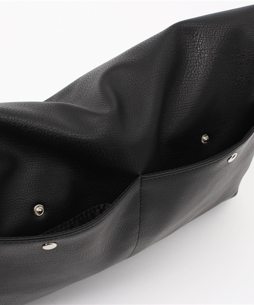 GLOBAL WORK（グローバルワーク）の「フェイクレザークラッチバッグ/710420（クラッチバッグ・メンズ・ベージュ/ネイビー/カーキ/ブラック・FREE）」の10枚目の写真