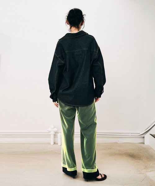 NOISE MAKER（ノイズメーカー）の「スキッパーオーバーサイズデニムプルオーバー【MADE IN JAPAN】（シャツ/ブラウス・レディース・ネイビー・FREE）」の5枚目の写真