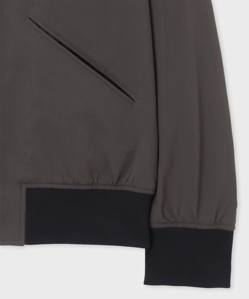 Paul Smith(ポールスミス)の「パフォーマンスストレッチ MA-1ブルゾン / 163108 275U(ブルゾン・メンズ・ブラック/ダークグレー・SMALL/MEDIUM/LARGE/X-LARGE)」の5枚目の写真