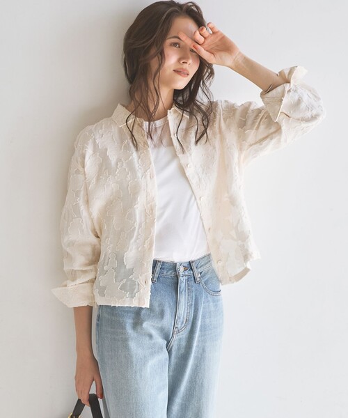 23区 L(ニジュウサンクオオキイサイズ)の「カットジャカード シャツ(シャツ/ブラウス・レディース・アイボリー系・46/44)」の1枚目の写真