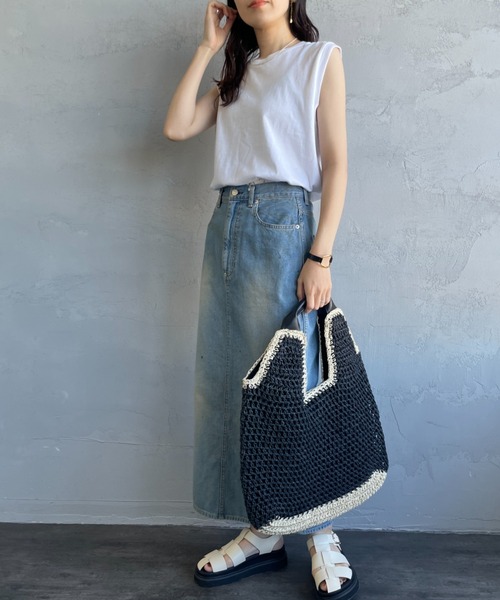 HANES（ヘインズ）の「【WEB先行予約】[HANES/ヘインズ] 2P FOR HER ジャパンフィット ノースリーブパックTシャツ(アソート)（タンクトップ・レディース・ホワイト×ブラック・L/M）」の3枚目の写真