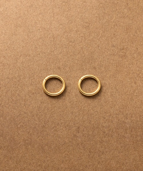 Cream dot.（クリームドット）の「【サージカルステンレス】つけっぱなしOK♪両耳セットの1mm幅ステンレスフープピアス（ピアス（両耳用）・レディース・ゴールド/シルバー・#11/#8/#9/#7/#6/#12/#10）」の4枚目の写真