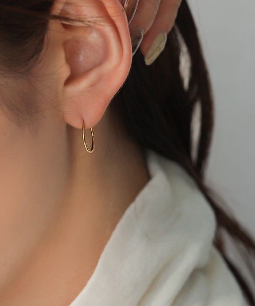 Cream dot.（クリームドット）の「【サージカルステンレス】つけっぱなしOK♪両耳セットの1mm幅ステンレスフープピアス（ピアス（両耳用）・レディース・ゴールド/シルバー・#11/#8/#9/#7/#6/#12/#10）」の9枚目の写真