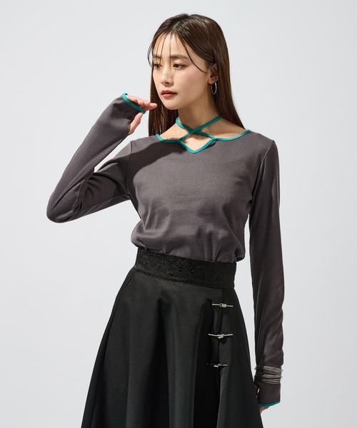 Ellno de Mavie(エルノデメヴィ)の「バイカラーチョーカートップス(Tシャツ/カットソー・レディース・チャコール/ブラック・FREE)」の16枚目の写真