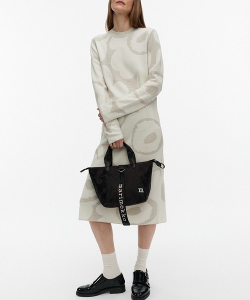 marimekko(マリメッコ)の「【ZOZO限定 ノベルティ付】Unikko / tote shoulder bag S black(ショルダーバッグ・レディース・ブラック・FREE)」の2枚目の写真