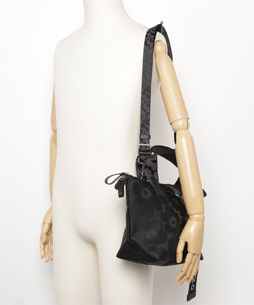 marimekko(マリメッコ)の「【ZOZO限定 ノベルティ付】Unikko / tote shoulder bag S black(ショルダーバッグ・レディース・ブラック・FREE)」の13枚目の写真