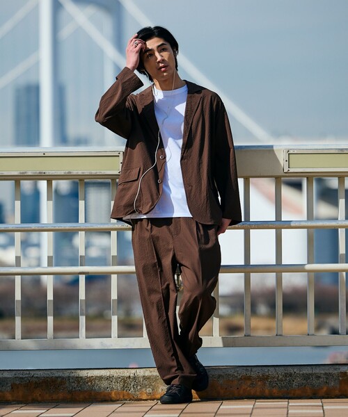 FREAK'S STORE(フリークスストア)の「<UVカット・接触冷感・吸水速乾> AiRide/エアライド リラックスフィット シアサッカー セットアップ/テーラードジャケット/ワイドスラックス/限定展開(セットアップ・メンズ・チャコールグレー/ブラウン/ブラック/ネイビー・MEDIUM/SMALL/LARGE)」の20枚目の写真