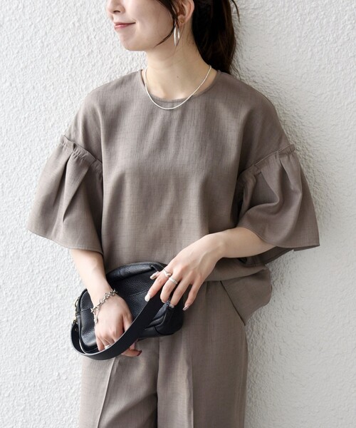 SHIPS any(シップス エニィ)の「〈洗濯機可能〉リネン ライク ブラウス × イージー パンツ セットアップ(セットアップ・レディース・ブラック/ベージュ・ONE SIZE)」の20枚目の写真