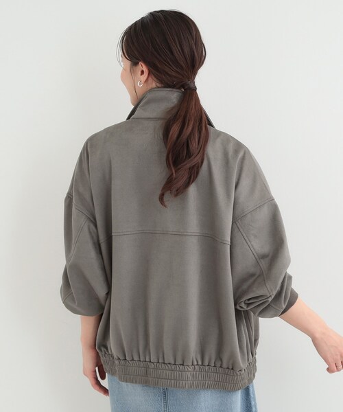 SHOO・LA・RUE(シューラルー)の「カットスエードスタンドブルゾン(ブルゾン・レディース・チャコールグレー/ライトベージュ・04/03/02/01)」の4枚目の写真