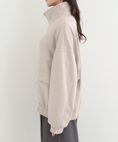 SHOO・LA・RUE(シューラルー)の「カットスエードスタンドブルゾン(ブルゾン・レディース・チャコールグレー/ライトベージュ・04/03/02/01)」の12枚目の写真