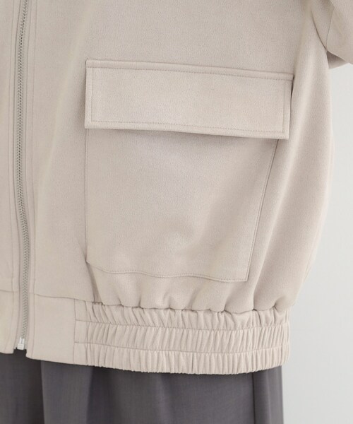 SHOO・LA・RUE(シューラルー)の「カットスエードスタンドブルゾン(ブルゾン・レディース・チャコールグレー/ライトベージュ・04/03/02/01)」の17枚目の写真
