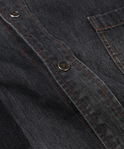 KHOKI(コッキ)の「Hand-Embroidered Denim Shirt(シャツ/ブラウス・メンズ・インディゴブルー/ブラック・3)」の8枚目の写真
