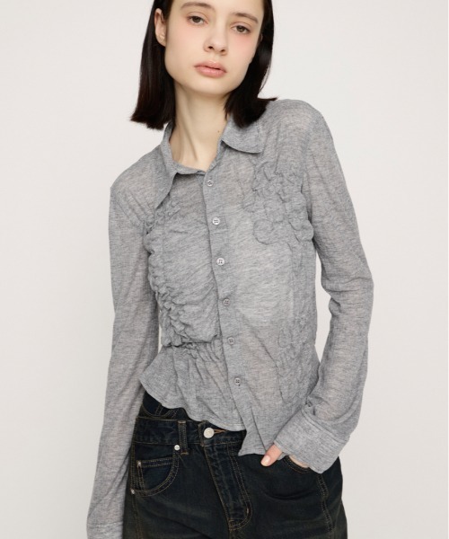 SLY（スライ）の「SMOCKING SHEER SH スモッキングシアーシャツ 春服（シャツ/ブラウス・レディース・杢グレー/ブラック・FREE）」の2枚目の写真