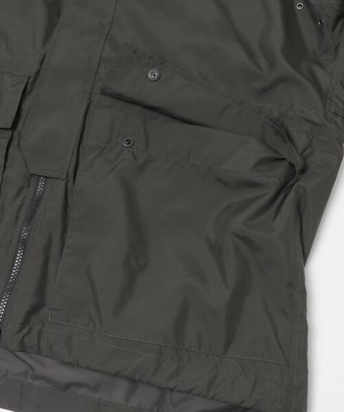 ANOTHER OFFICE(アナザー オフィス)の「ANOTHER OFFICE L.MOUNTAIN WIND PARKA(ナイロンジャケット・メンズ・チャコールグレー・3/2)」の2枚目の写真